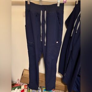 Figs Women’s Navy High Waisted Yola Scrub Pant